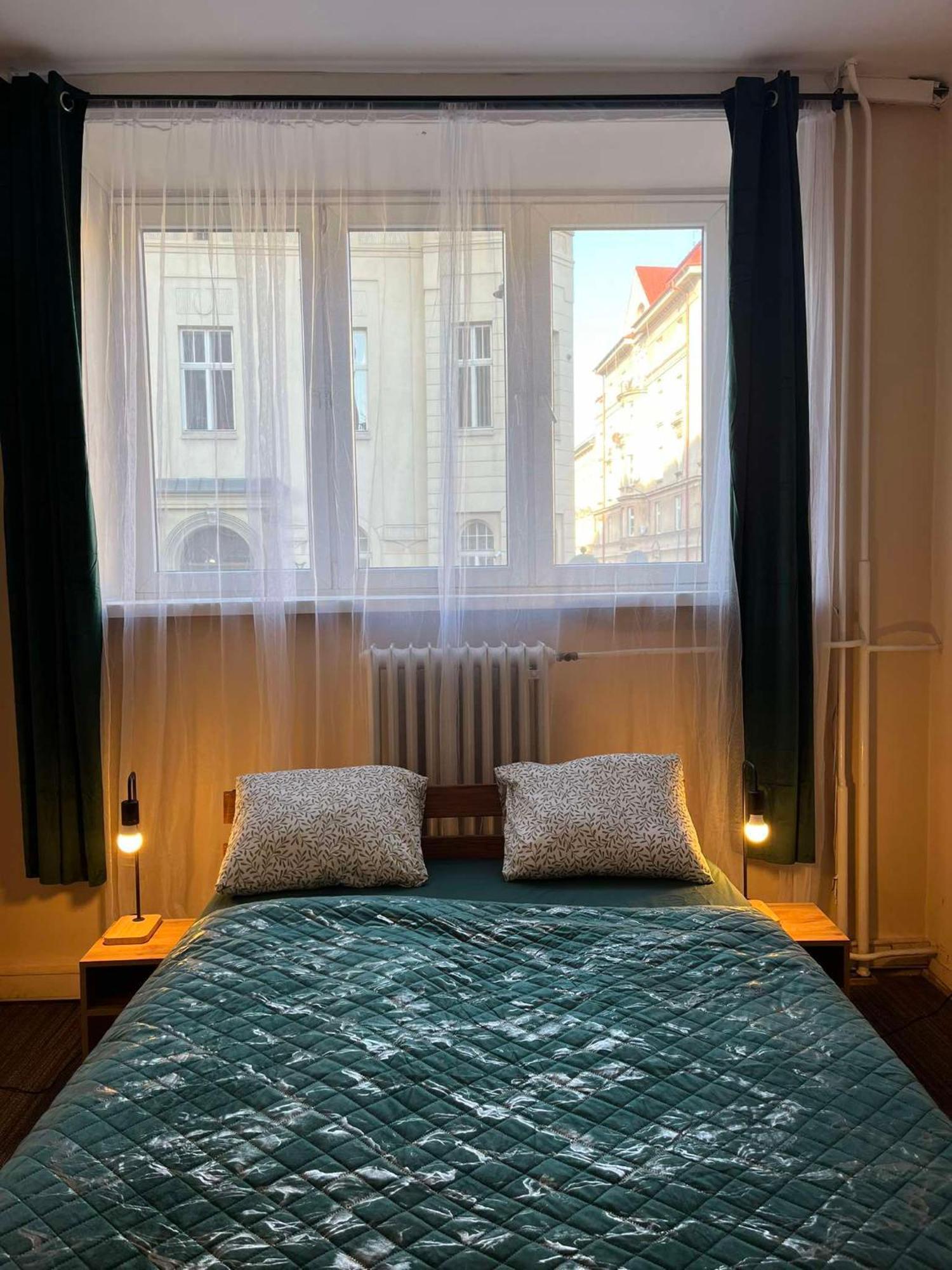Tom Hostel Krakow Bagian luar foto