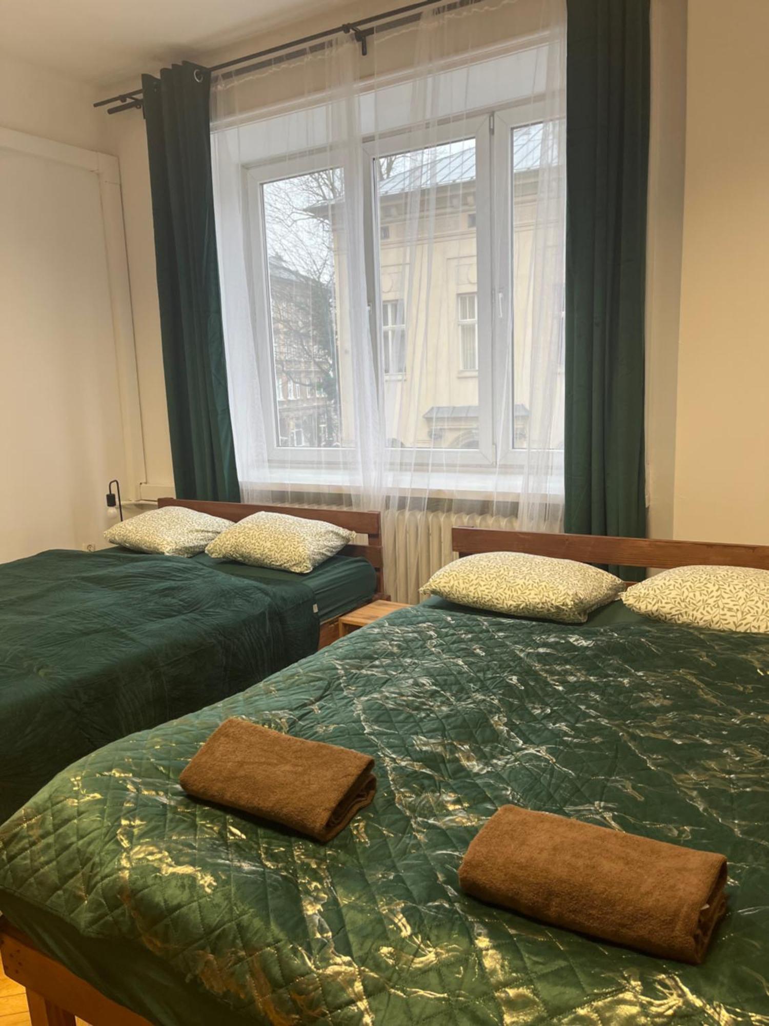 Tom Hostel Krakow Bagian luar foto